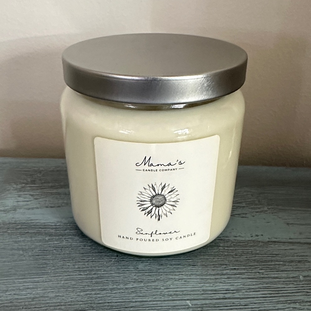 Mama's Junk Candle
